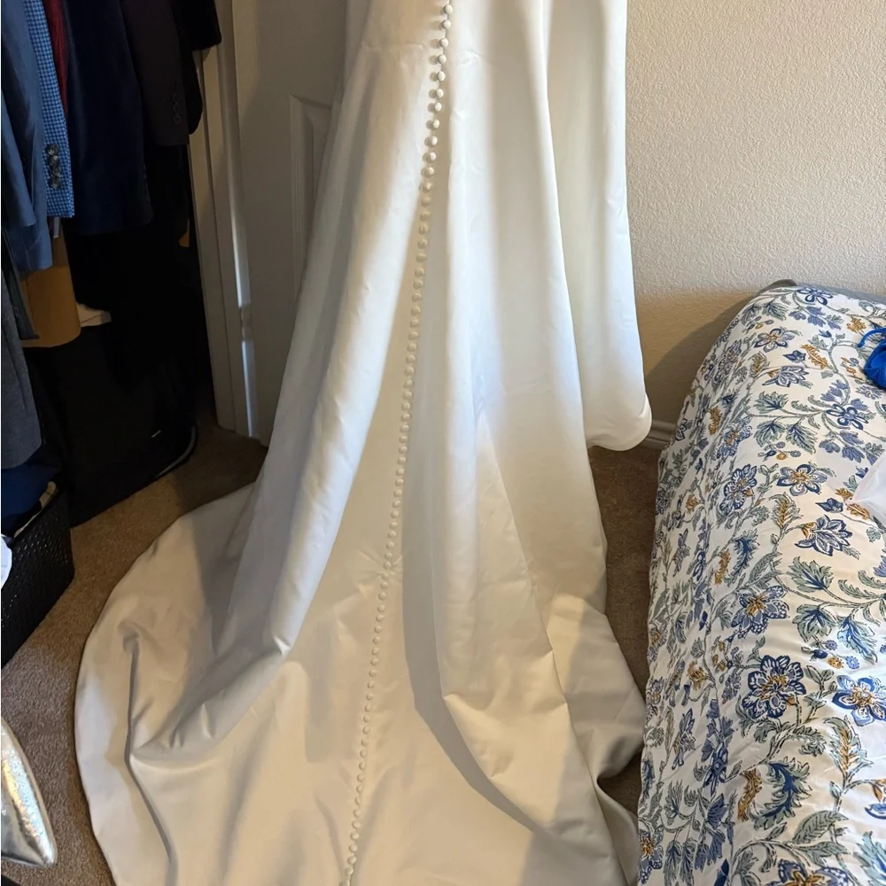 David's Bridal Elegant Cream Wedding Dress - Picture 2 of 7